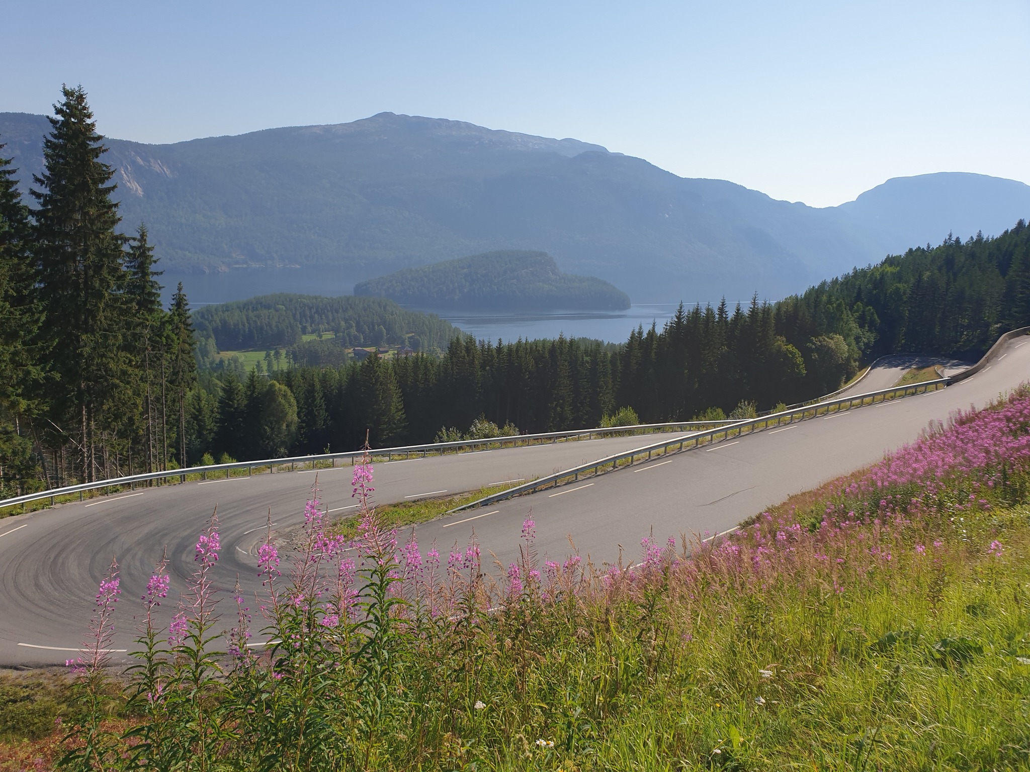 MOT LRENSKOG